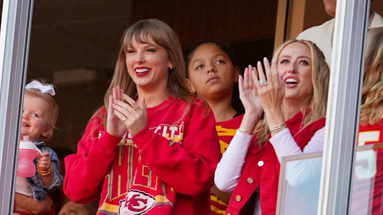 Taylor Swift sigue siendo el amuleto de los Chiefs